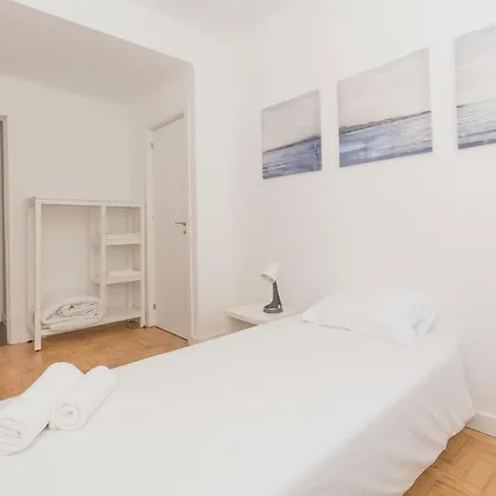 Houze_6 Flat In Campolide Near Parque Eduardo Vii דירה ליסבון